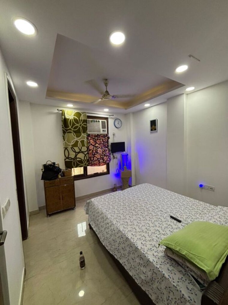 Bedroom, rajouri garden 3 Bedroom 160 Sq.Ft. Builder Floor In Rajouri Garden Delhi 10398497