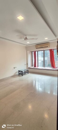 2 BHK + Pooja Room Apartment For Rent in Bandra West