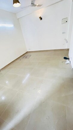 2 BHK Apartment For Rent in Jaypee Greens Kosmos