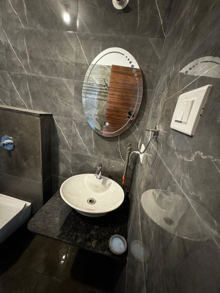 Bathroom, kamgar putala vasahat 3 Bedroom 800 Sq.Ft. Apartment In Kamgar Putala Vasahat Pune 10398540