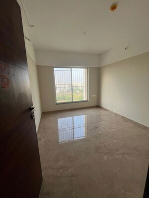 Room in 3 BHK Apartment at Kamgar Putala Vasahat – for Rent