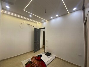 Furnished Amenities in 2 BHK Builder Floor at Ramesh Nagar – for Sale