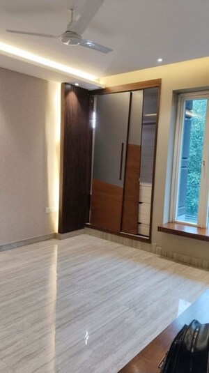 Room in 3 BHK Apartment at Sector 6 Dwarka – for Rent
