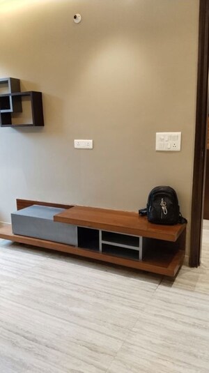 Furnished Amenities in 3 BHK Apartment at Sector 6 Dwarka – for Rent
