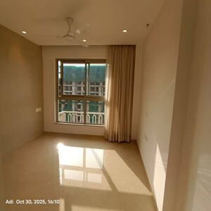 Room in 1 BHK Apartment at Hiranandani Highland, Powai – for Rent