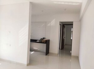 Room in 2 BHK Apartment at Kamgar Putala Vasahat – for Rent