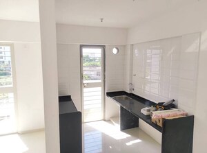 Team Area in 2 BHK Apartment at Kamgar Putala Vasahat – for Rent