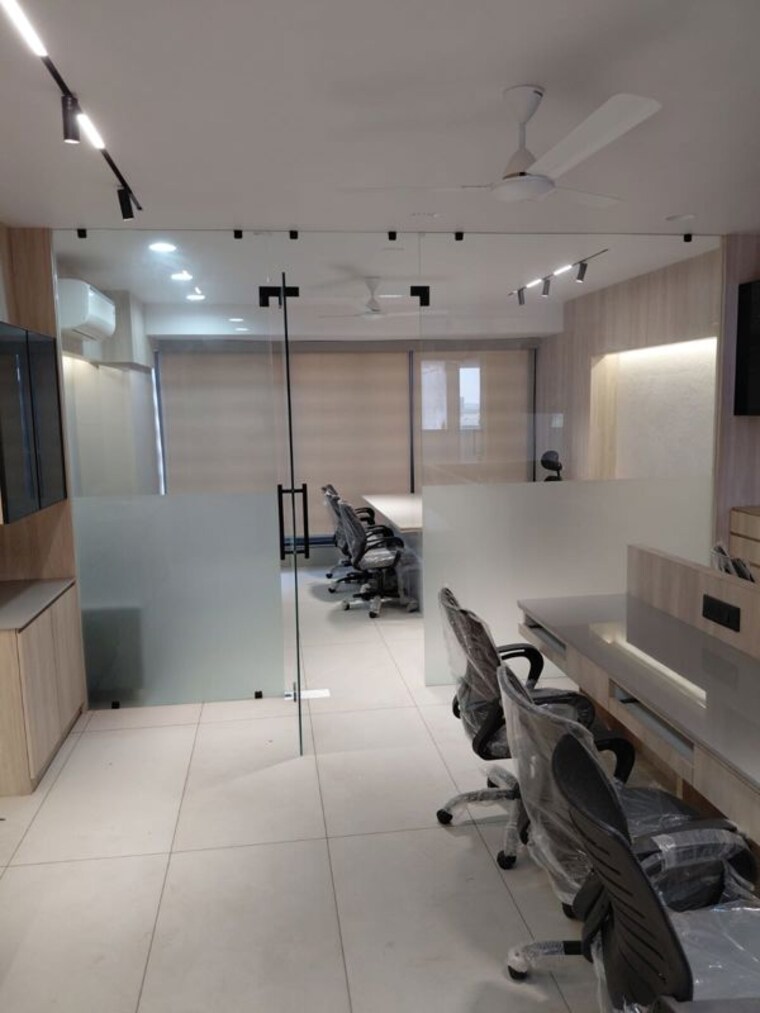 Team Area, dev-atelier Commercial Office Space 920 Sq.Ft. In Prahlad Nagar Ahmedabad 10398559