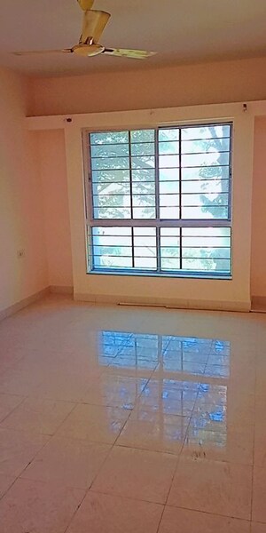 Room in 2 BHK Apartment at Kamgar Putala Vasahat – for Rent