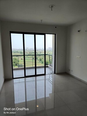 Room in 2.5 BHK Apartment at Godrej Icon, Sector 88a – for Sale