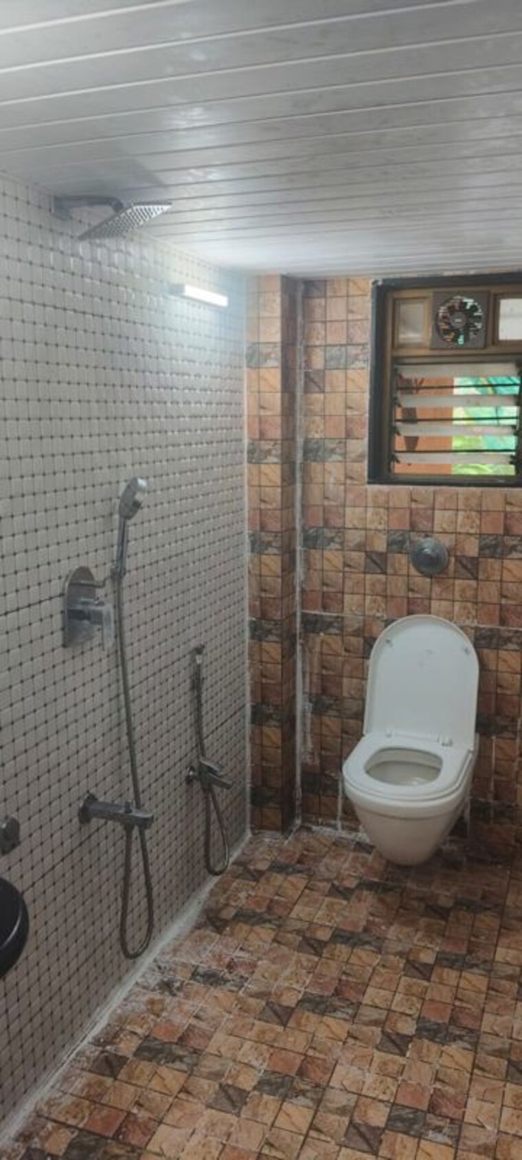 Bathroom, victoria-apartment-andheri 2 Bedroom 750 Sq.Ft. Apartment In Andheri West Mumbai 10398569
