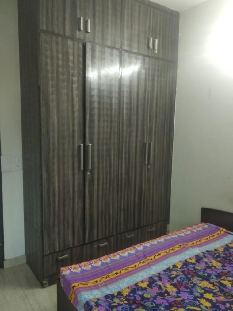 Bedroom, sector 43 2 Bedroom 150 Sq.Yd. Builder Floor In Sector 43 Gurgaon 10398563