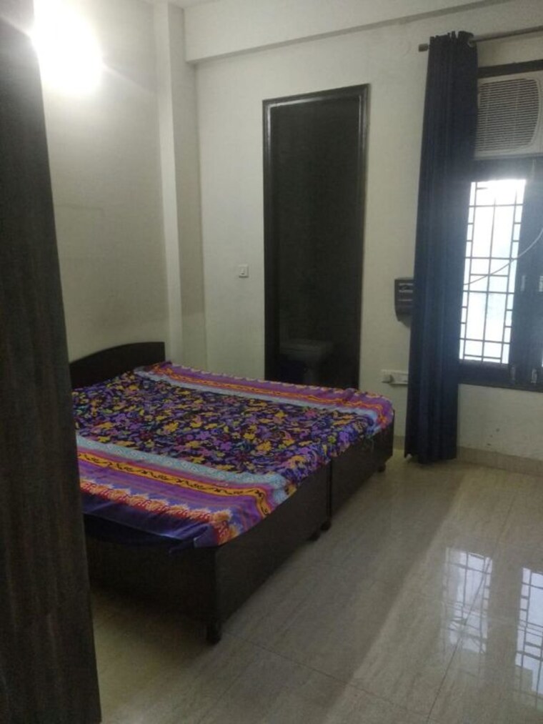 Bedroom, sector 43 2 Bedroom 150 Sq.Yd. Builder Floor In Sector 43 Gurgaon 10398563