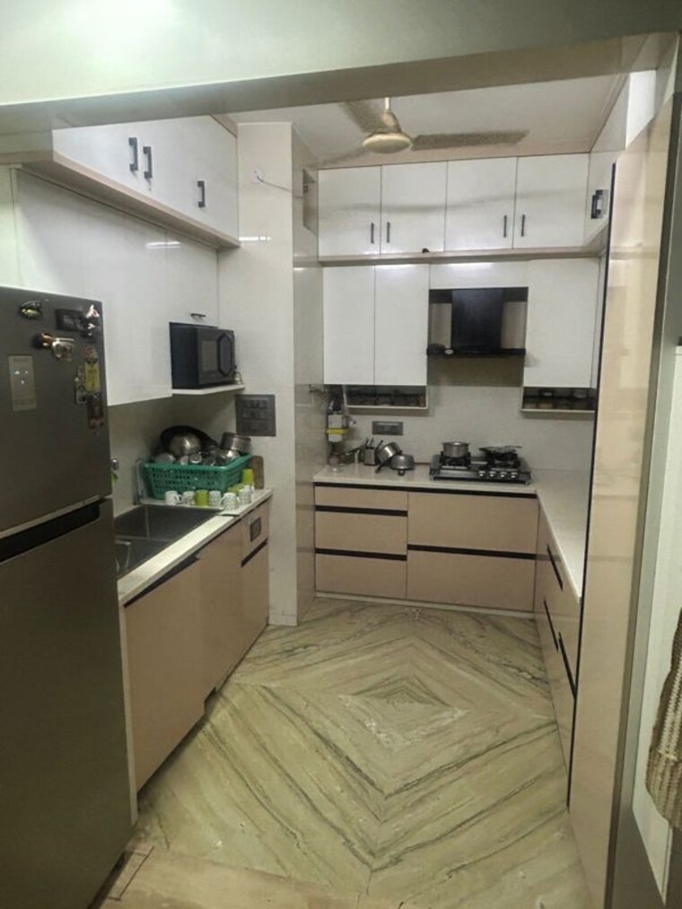 Kitchen, ramesh nagar 3 Bedroom 170 Sq.Ft. Builder Floor In Ramesh Nagar Delhi 10398568