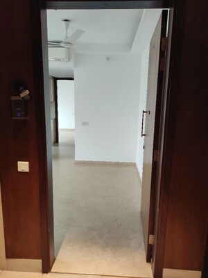 Room in 1 BHK Apartment at Hiranandani Zen Maple, Powai – for Rent