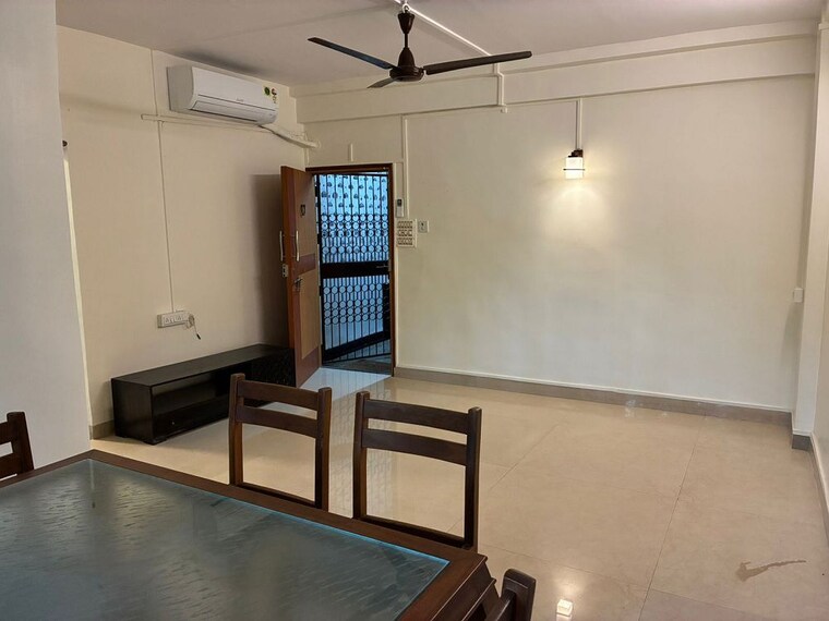 Living Room, bandra west 2 Bedroom 700 Sq.Ft. Apartment In Bandra West Mumbai 10398585