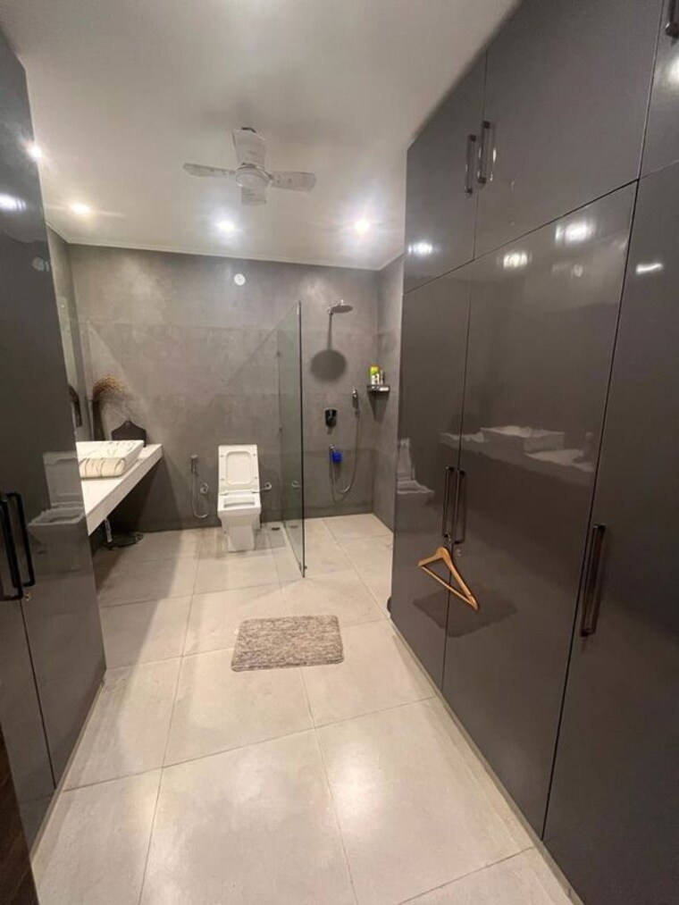 Bathroom, anupam garden 4 Bedroom 9000 Sq.Ft. Villa In Anupam Garden Delhi 10398597
