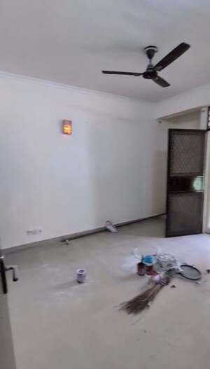 Room in 3 BHK Apartment at Ascent Savy Ville De, Raj Nagar Extension – for Rent
