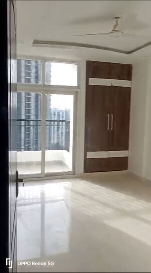 Room in 2 BHK Apartment at Grah Avas Green View Heights, Raj Nagar Extension – for Rent
