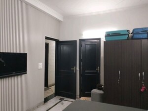 Room in 3 BHK Builder Floor at Rajouri Garden – for Sale