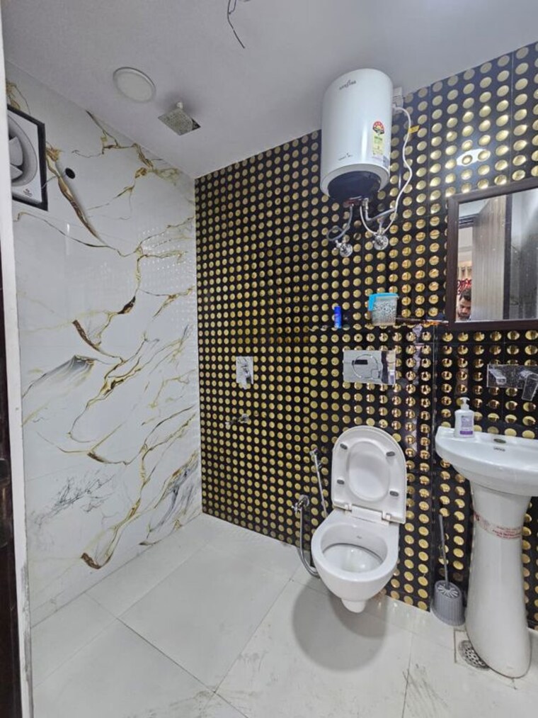 Team Area, ramesh nagar 2 Bedroom 100 Sq.Ft. Builder Floor In Ramesh Nagar Delhi 10398667