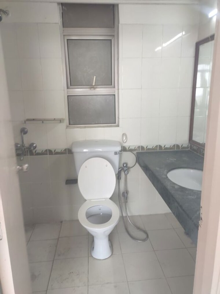 Bathroom, ansal-sushant-estate 2 Bedroom 820 Sq.Ft. Apartment In Sector 52 Gurgaon 10398671