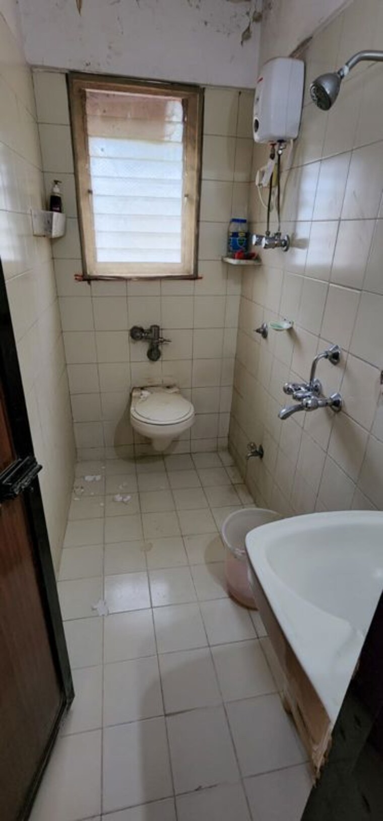 Bathroom, andheri-green-field-towers 2 Bedroom 700 Sq.Ft. Apartment In Jogeshwari East Mumbai 10398679
