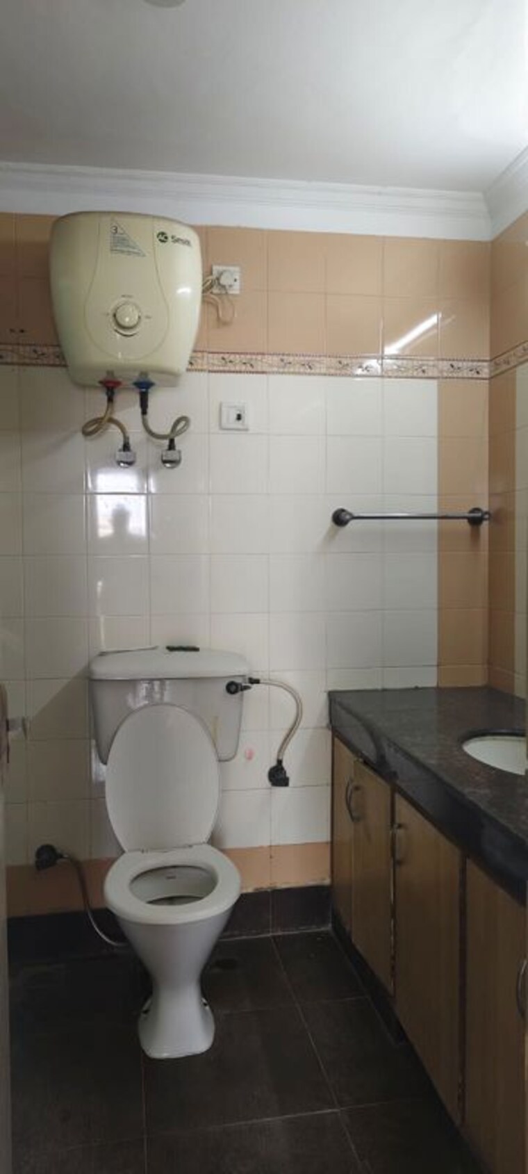 Bathroom, sector 6 dwarka 3 Bedroom 1800 Sq.Ft. Apartment In Sector 6 Dwarka Delhi 10398619