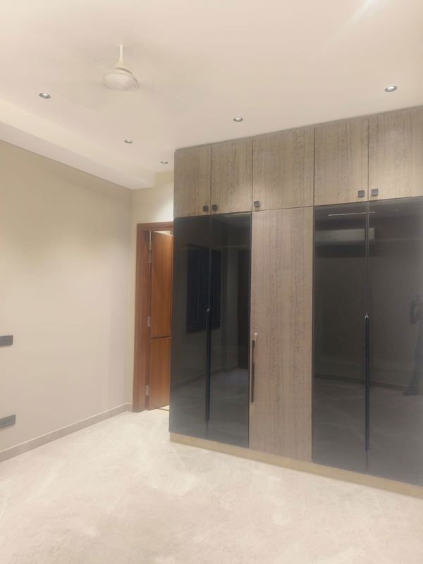 4 BHK + Servant Room Builder Floor For Sale in Safdarjung Enclave