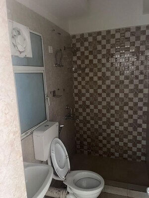 Bathroom in 2 BHK Apartment at DLF The Princeton Estate, Dlf Phase V – for Rent