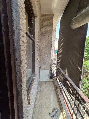 Balcony in 3 BHK Builder Floor at Mansarover Garden – for Rent