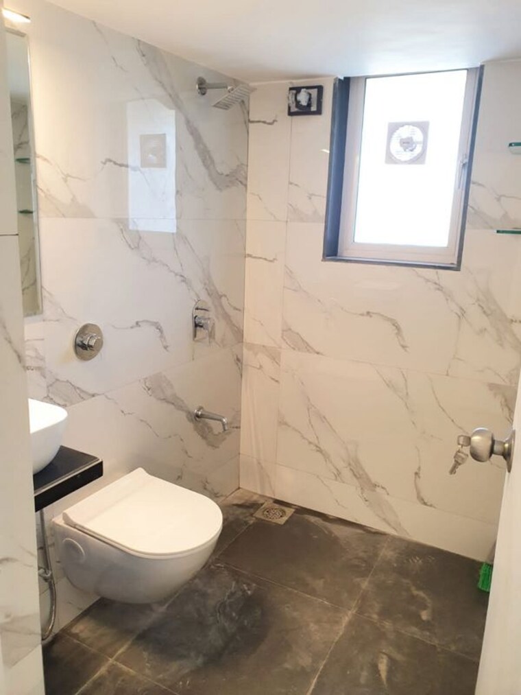 Bathroom, bandra west 2 Bedroom 700 Sq.Ft. Apartment In Bandra West Mumbai 10398704