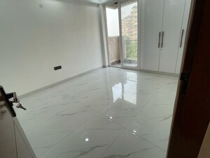 Bathroom in 3 BHK Apartment at Sector 6 Dwarka – for Rent