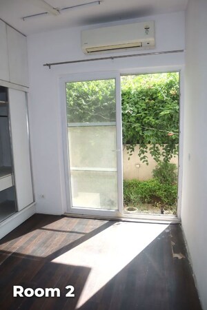 Room in 3 BHK Apartment at BPTP Astaire Garden-Monet Floors, Sector 70a – for Sale