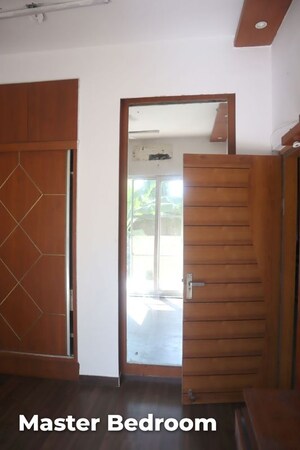 Room in 3 BHK Apartment at BPTP Astaire Garden-Monet Floors, Sector 70a – for Sale