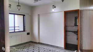 Room in 2 BHK Apartment at Llyod Estate, Wadala – for Rent