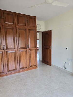 Room in 2 BHK Apartment at Bandra West – for Rent