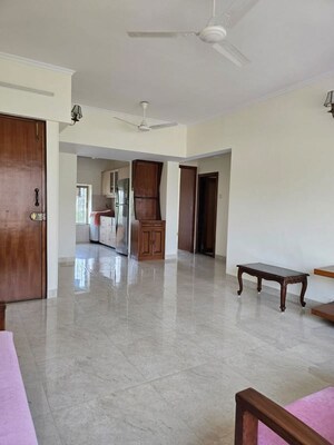 Room in 2 BHK Apartment at Bandra West – for Rent