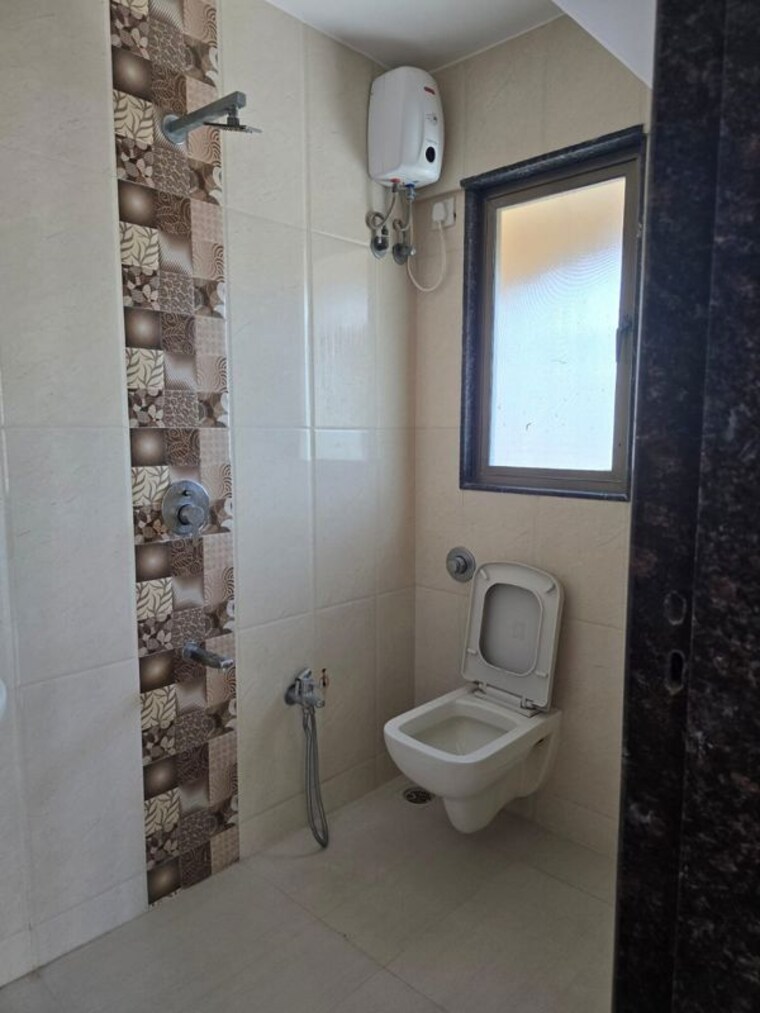 Bathroom, bandra west 2 Bedroom 700 Sq.Ft. Apartment In Bandra West Mumbai 10398774