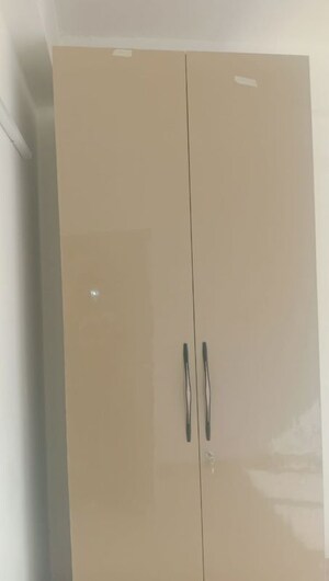 Furnished Amenities in 3 BHK Apartment at The Mahesh CGHS, Sector 21c – for Rent