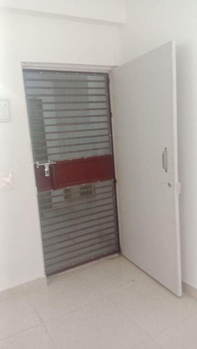 Bathroom, the-mahesh-cghs 3 Bedroom 1438 Sq.Ft. Apartment In Sector 21c Faridabad 10398787
