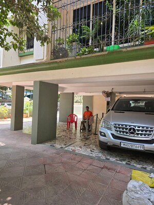 Parking in 2 BHK Apartment at Bandra West – for Rent
