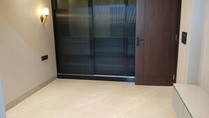 Room in 3 BHK Apartment at Sector 6 Dwarka – for Rent