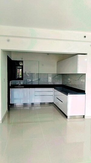 Kitchen in 3.5 BHK Apartment at Amanora Future Towers, Hadapsar – for Rent