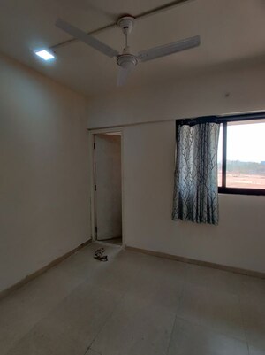 Room in 2 BHK Apartment at Runwal Gardens, Dombivli East – for Rent