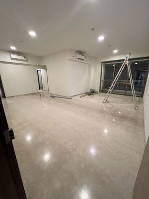 Room in 4 BHK Apartment at Piramal Mahalaxmi, Mahalaxmi – for Sale