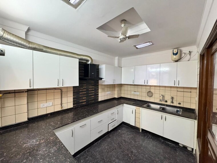 Kitchen, sector 42 1 Bedroom 70 Sq.Yd. Builder Floor In Sector 42 Gurgaon 10398827