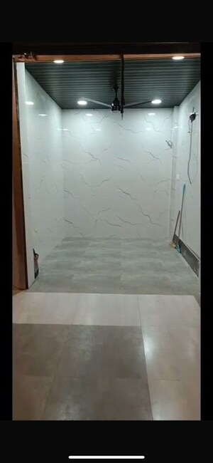  Shop For Rent in Kalkaji