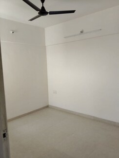 2 BHK + Extra Room Apartment For Rent in Runwal Gardens
