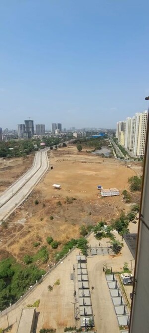 Plot Area in 1 BHK Apartment at Runwal Gardens, Dombivli East – for Rent